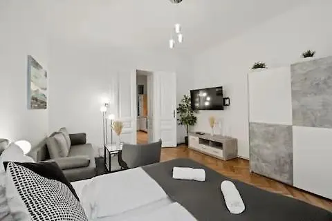 Long Term Stay, 2 Min To U1 Keplerplatz דירה *